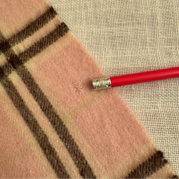 •Burberry Light Pink Plaid Cashmere Scarf Shawl 12”x70”Made In England - Picture 8 of 8